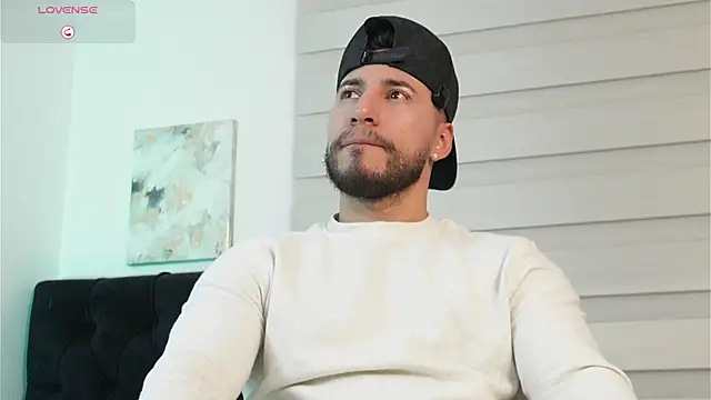 Živý XXX chat Thiago_Hill