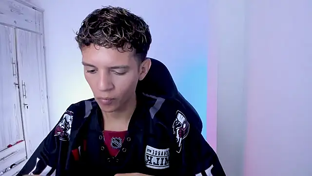 tylernovaのウェブカメラショー