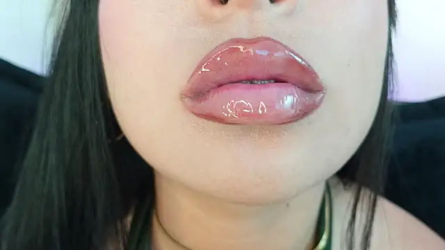 Czat XXX na żywo – mia_roux1