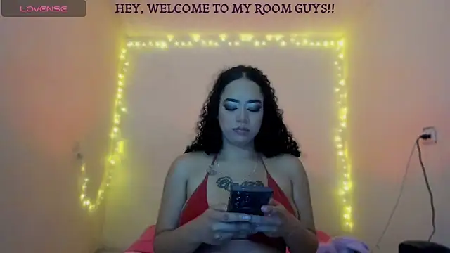 curly-megan's Live XXX Chat