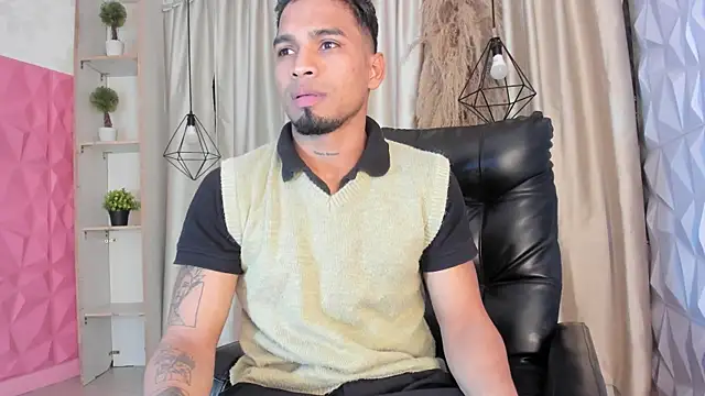 beako_strong Webcam Show