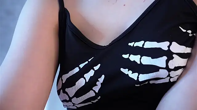Chat +18 de FalineBeacher ao vivo