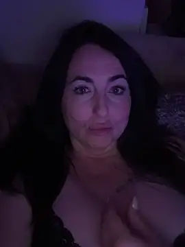 kiki_xo Show in webcam