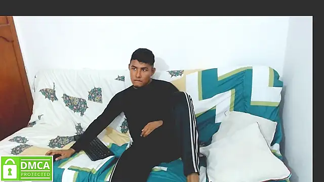 Denzel_Ass26 élő XXX-chatje