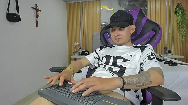 Owen_Drake – Naživo XXX chat