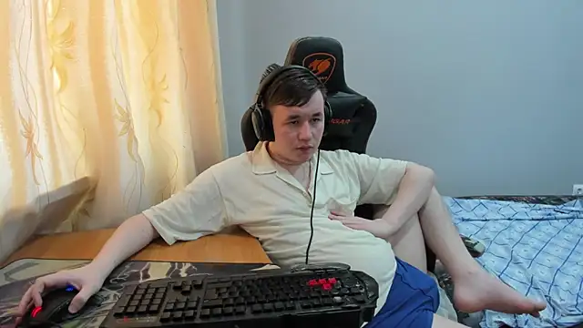 Pokazy przed kamerką – iliaskrislove