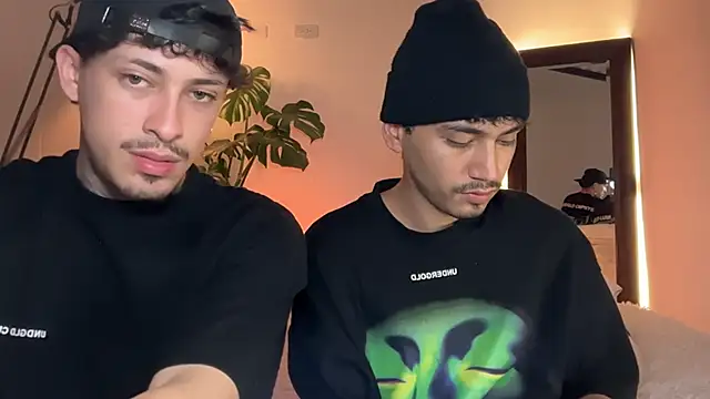 Chat +18 de Noah_and_Steven ao vivo