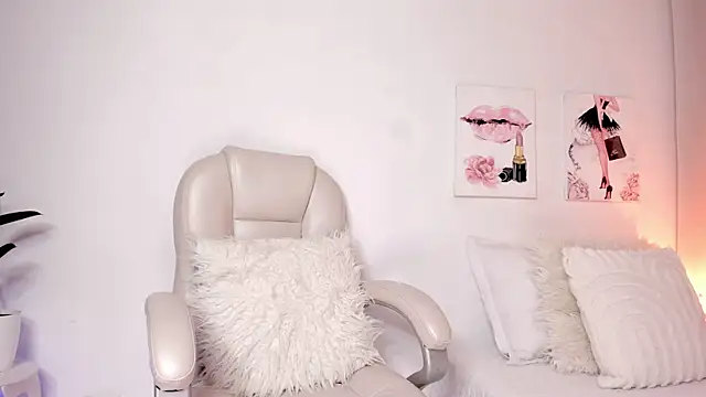 ReynaLuxe's Live XXX Chat