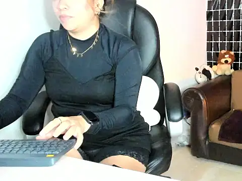 XXX chat uživo modela alma_fenix
