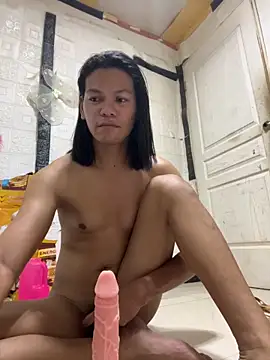 HugeAgatha Chat XXX live