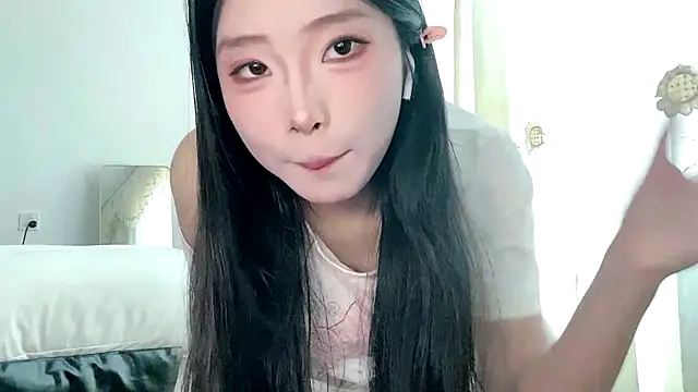 yiyibaby2026 Show Webcam