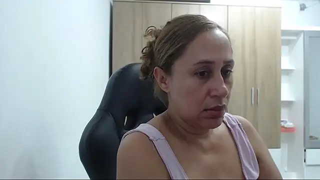RoxanaLove9 라이브 XXX 채팅