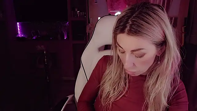 Czat XXX na żywo – AnnieGOld_