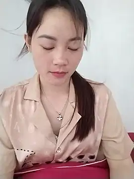 little-green-sprout's Live XXX Chat