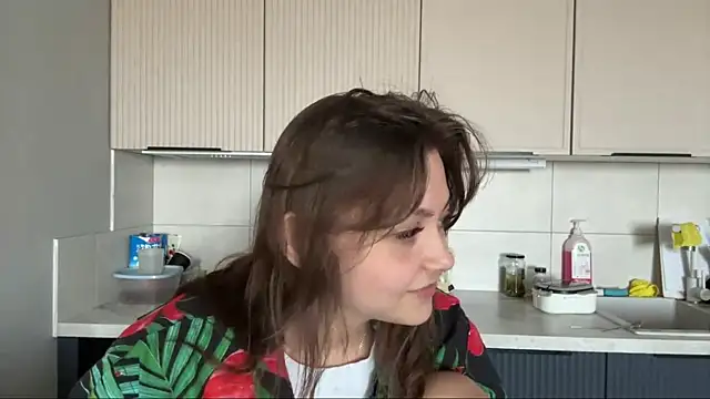 Thyeiysyla Chat XXX in diretta