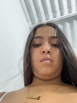 Baby_morena12 Show in webcam