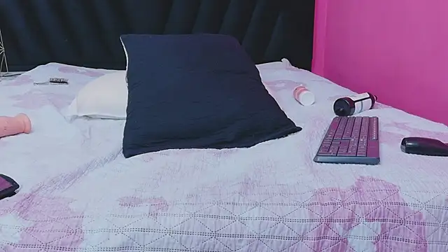 XXX chat uživo modela EbonyCoWorker