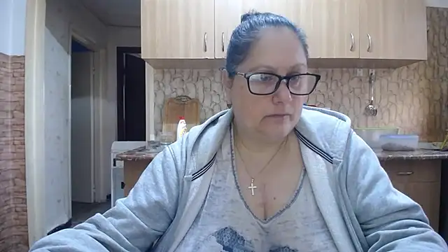 Chat +18 de FuckHugeTits ao vivo