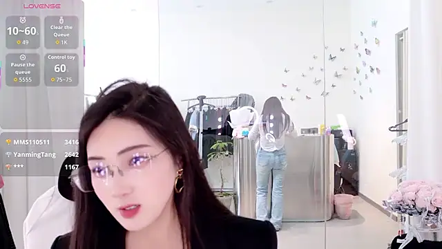 yangyang-777 Webcam show