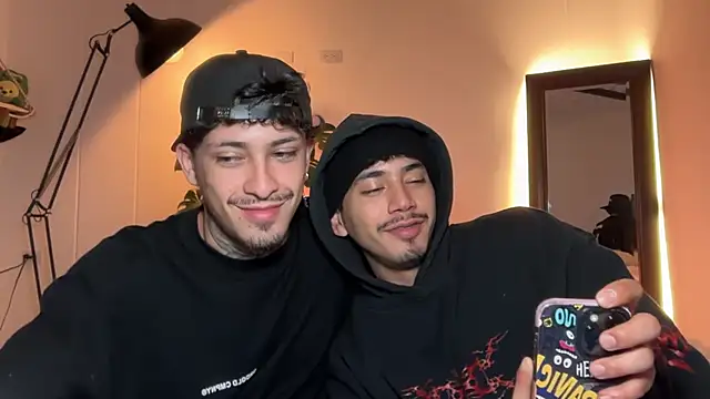 Noah_and_Steven's Live XXX Chat