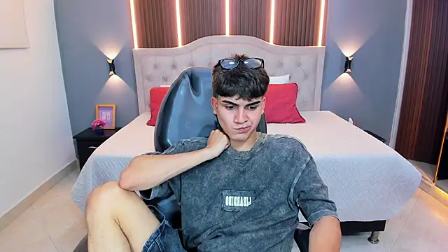 Tommy18__ – Live XXX-chat
