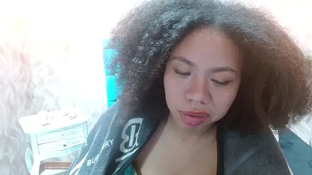 Show modela KeniaLovex na web-kameri