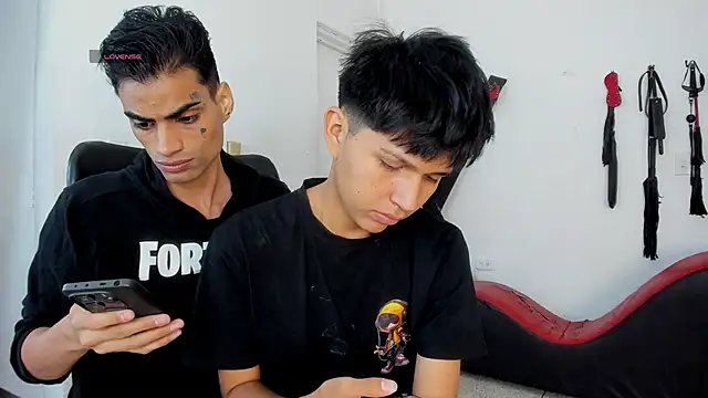 Gay_Red_Room 现场XXX聊天