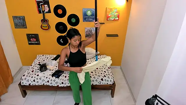lilithevil32 Adlı Modelin Canlı XXX Sohbeti