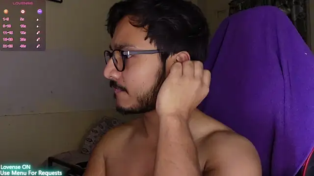 fuckkboy101 Adlı Modelin Canlı XXX Sohbeti