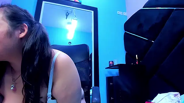 MiaRouss69 라이브 XXX 채팅