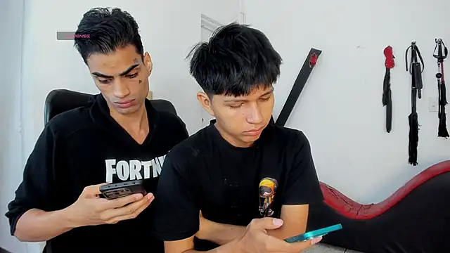 Show modela Gay_Red_Room na web-kameri