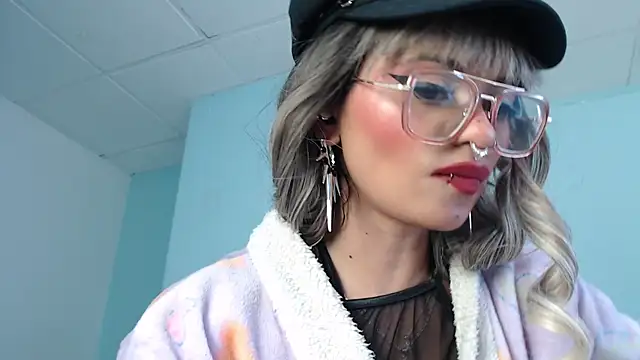 Онлайн чат XXX Emerald_gh