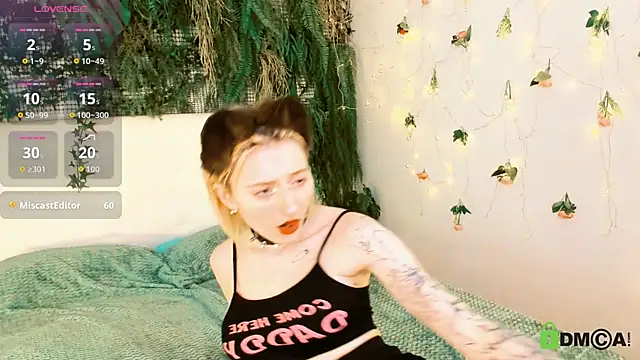 Kira__Cutie Adlı Modelin Canlı XXX Sohbeti