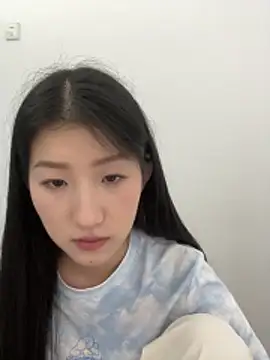 Chat +18 de Mina_ovo ao vivo