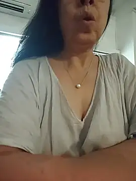 NakedMILFx Show in webcam