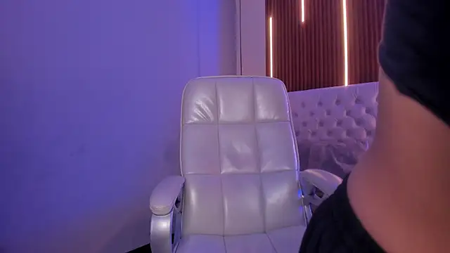 ZamabyCrucie's Live XXX Chat