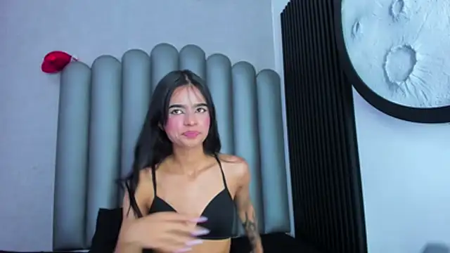 luna-bella_ Adlı Modelin Canlı XXX Sohbeti