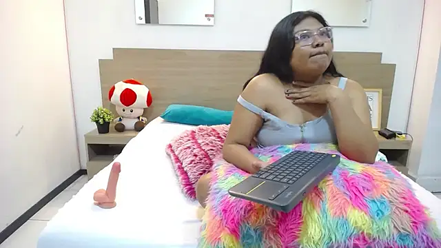 دردشة Kiri_Black_ الجنسية المباشرة