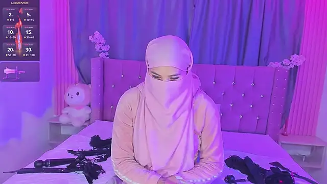 Nayla-Mouna's Webcam Show