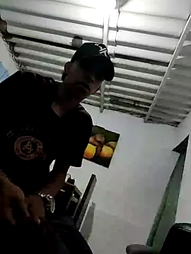 Leandro2889 即時 XXX 聊天
