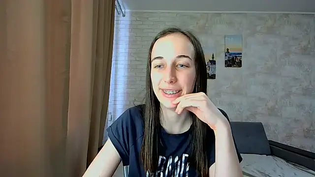 Anika_bloom Adlı Modelin Canlı XXX Sohbeti