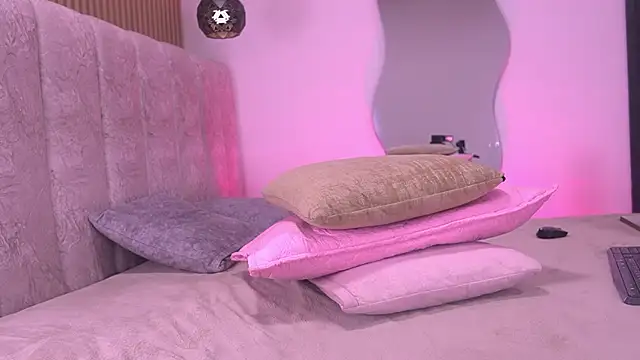 violeta_aroca élő XXX-chatje