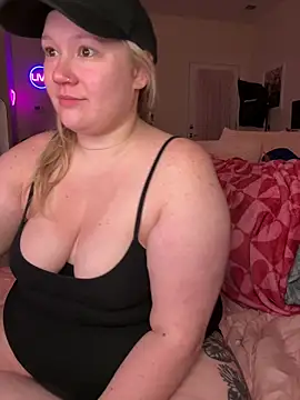 PiggyRose's Live XXX Chat