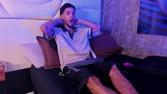 Thiagoferreti's Webcam Show