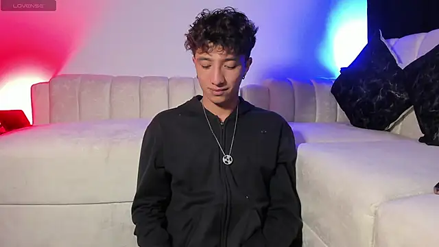 mhatias_ 在線直播表演