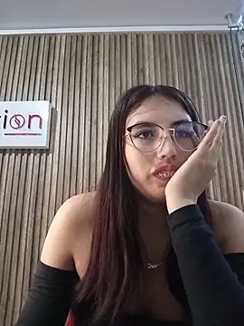 Chat +18 de Valk_submissive ao vivo