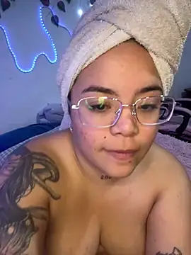 Chatroom XXX en direct de Lindalatina2001