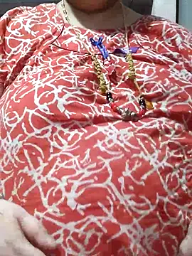 tamilthanushri's Live XXX Chat
