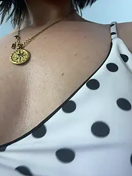 Онлайн чат XXX Zyrella