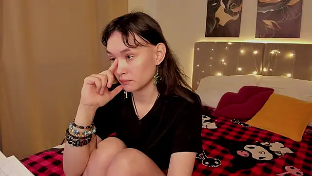 Emily_Strikeee: онлайн-секс-чат